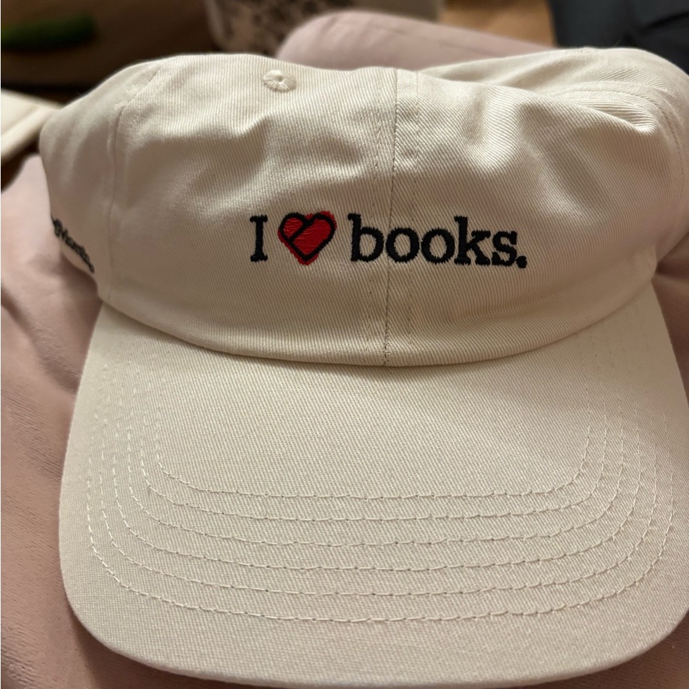 I love books hat